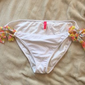 White VS swim bottoms, never worn!!